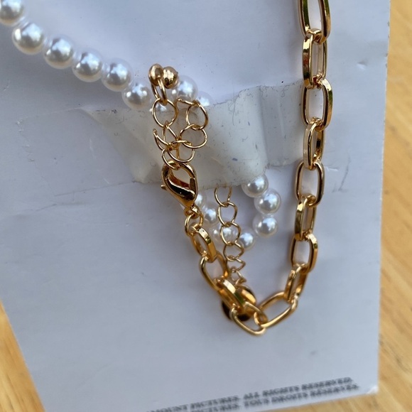 Girl’s Claire’s Mean Girls Initial C Necklace - Picture 4 of 4